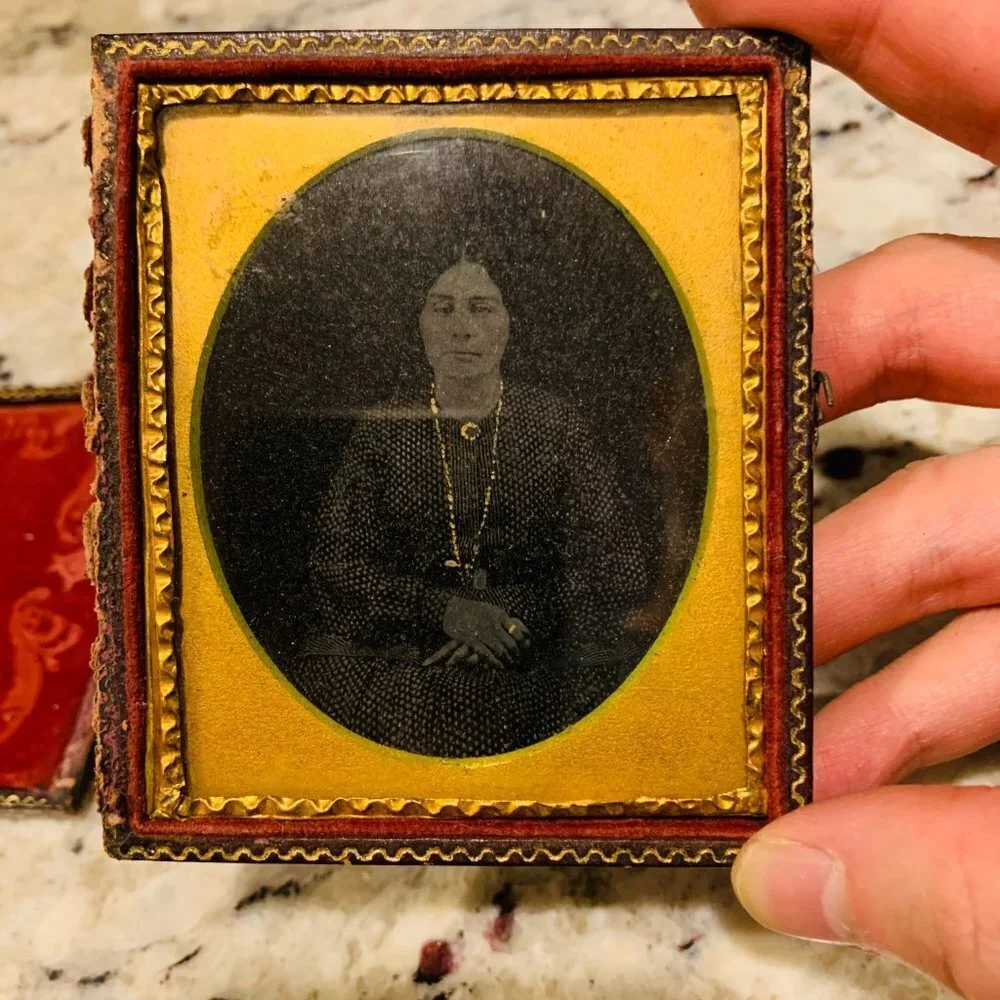 Amazing 1/6 Plate Superb Masterpiece of Young Woman Daguerreotype